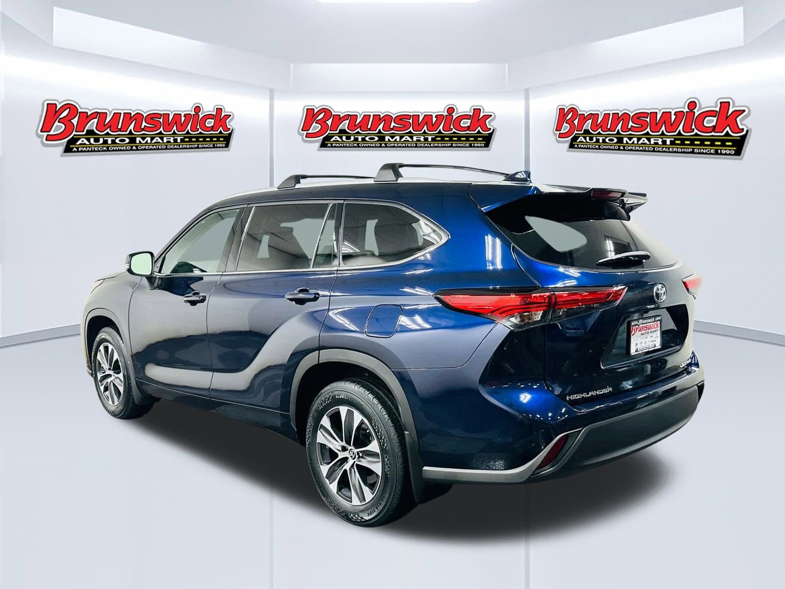 2022 Toyota Highlander XLE photo 4