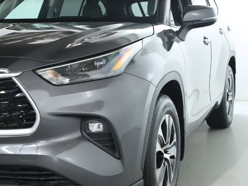 2022 Toyota Highlander XLE photo 4