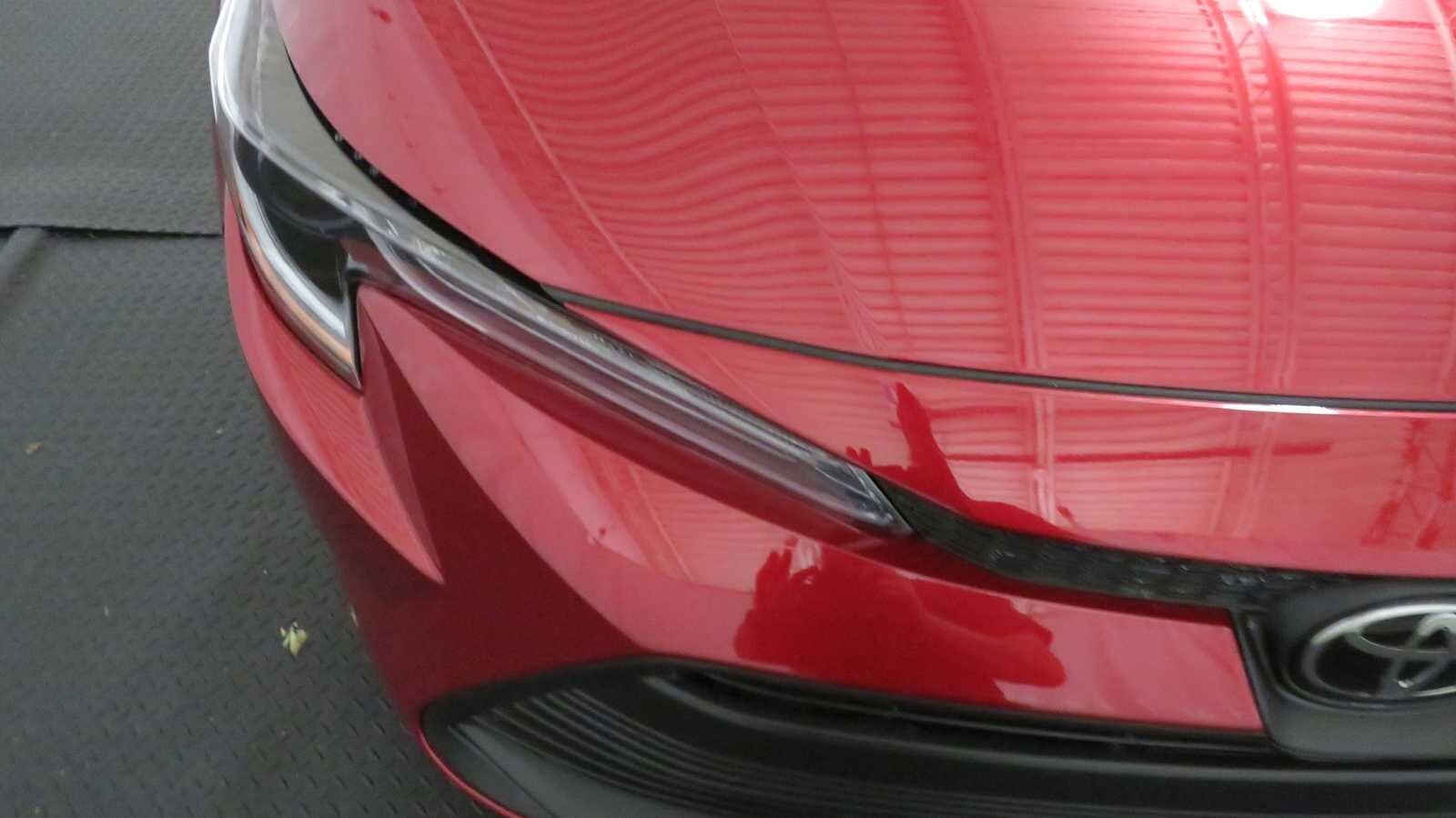 2025 Toyota Corolla LE photo 2