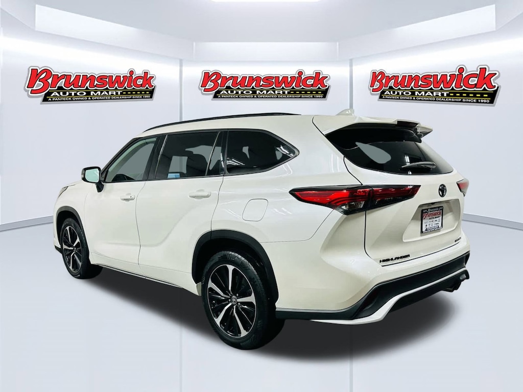 Used 2021 Toyota Highlander XSE SUV