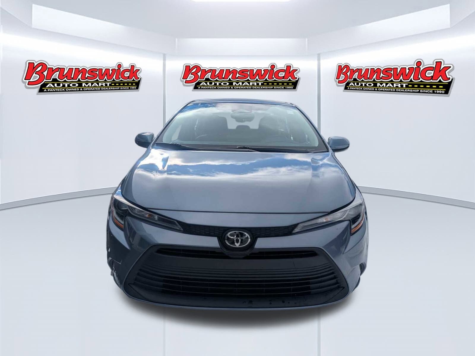 2024 Toyota Corolla LE photo 2