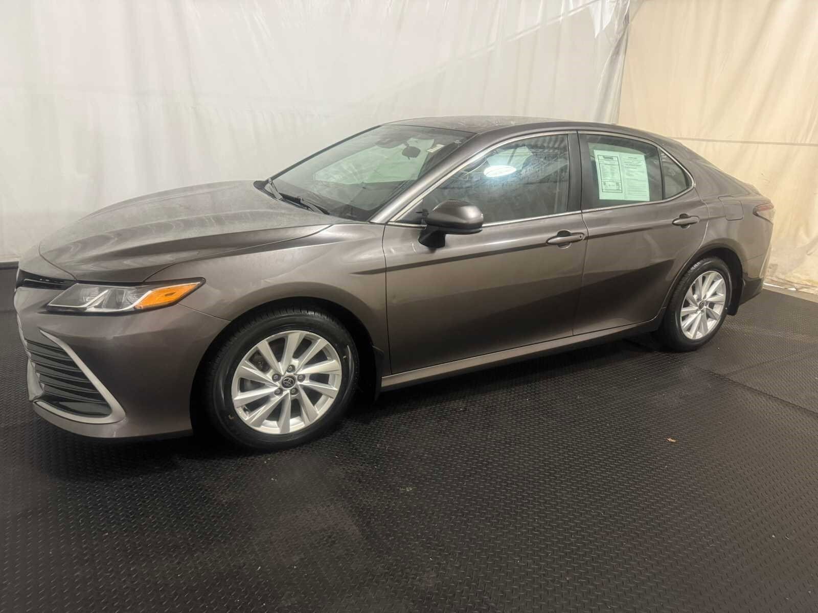 2023 Toyota Camry LE photo 2