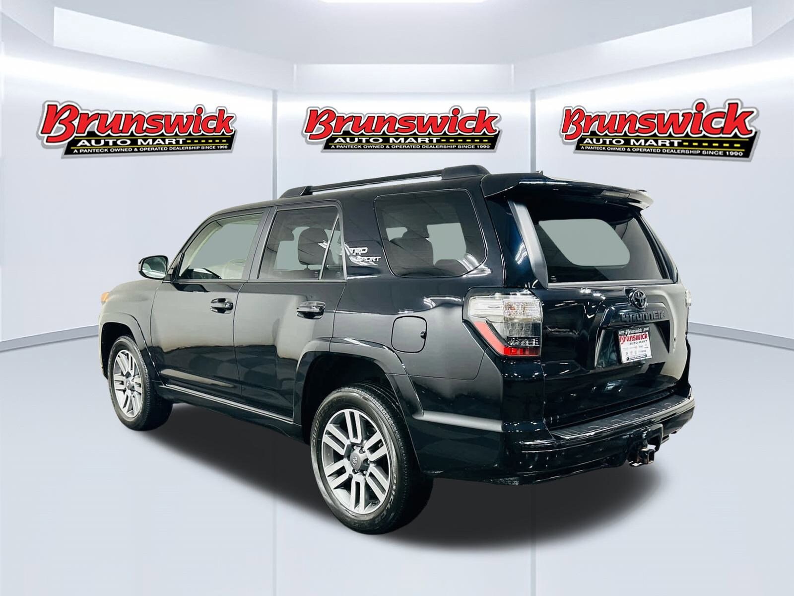 2022 Toyota 4Runner TRD Sport photo 2