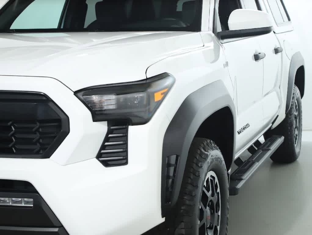 2024 Toyota Tacoma TRD photo 4