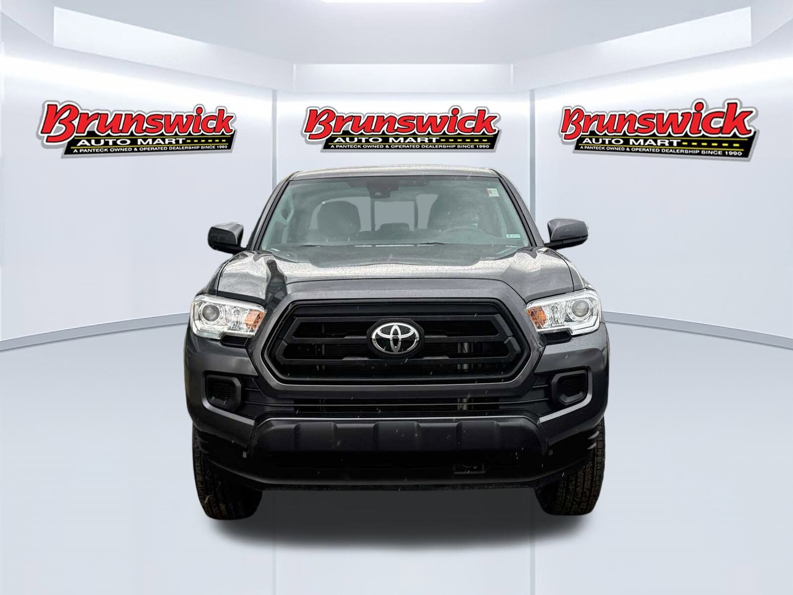 2023 Toyota Tacoma SR V6 photo 2