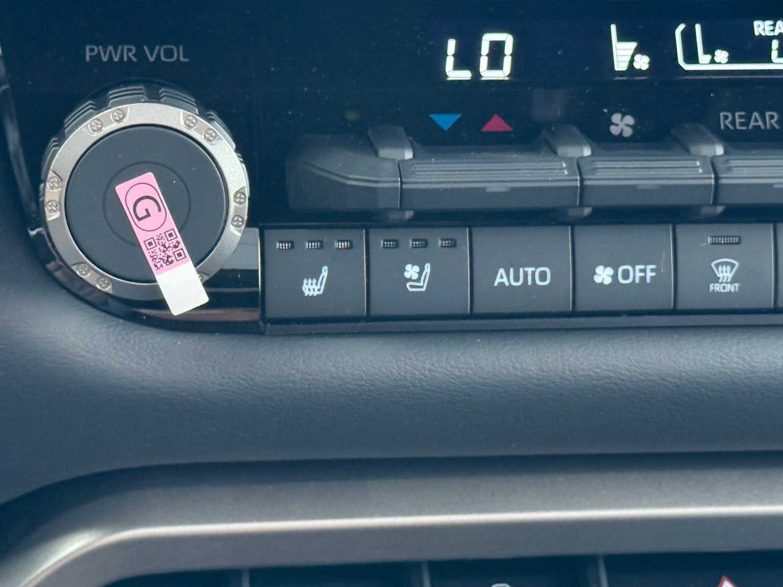 2026 Toyota Sequoia Platinum - Photo 24