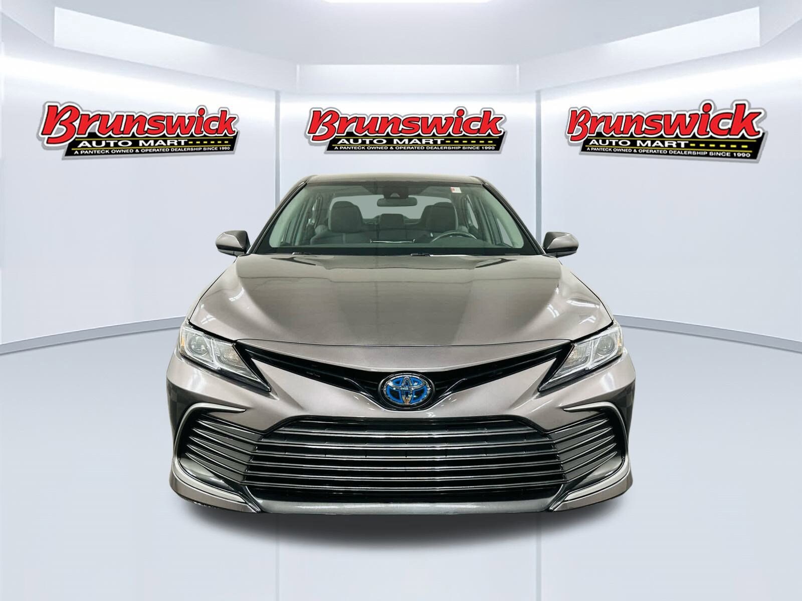2024 Toyota Camry Hybrid LE photo 2