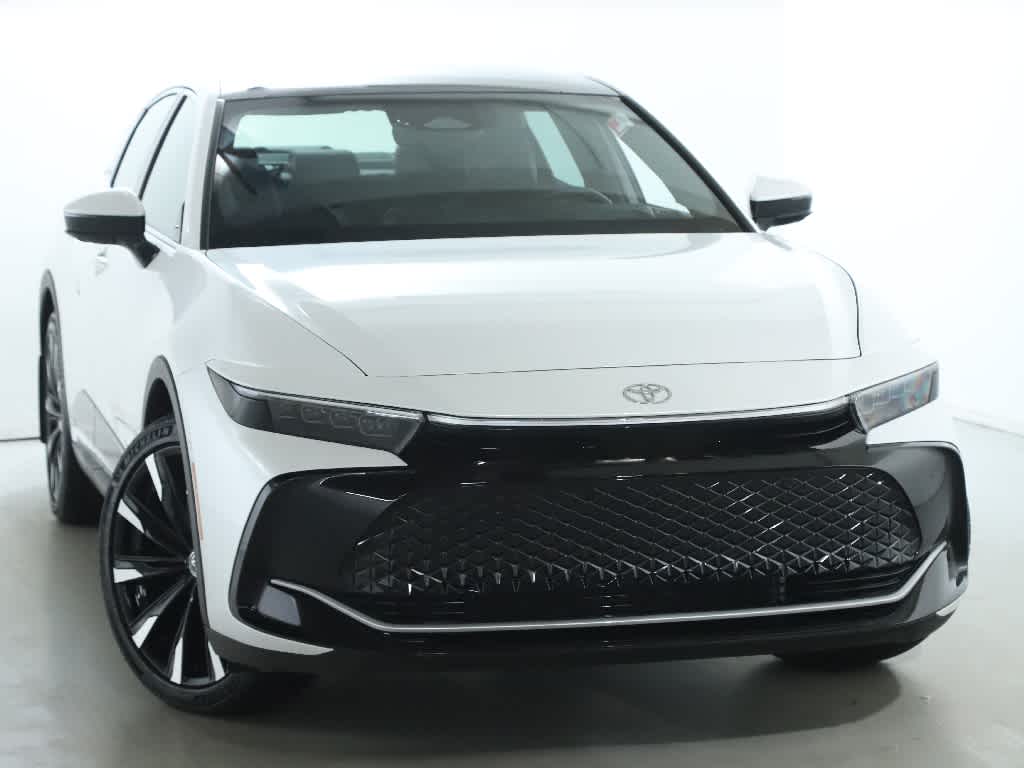 2025 Toyota Crown Platinum photo 2