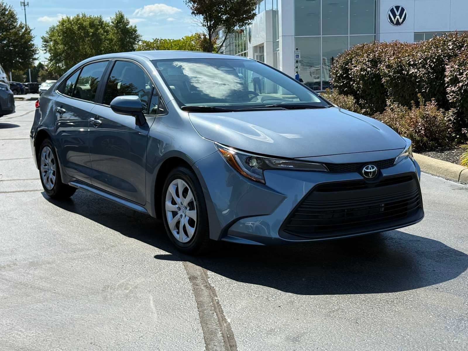 2024 Toyota Corolla LE photo 3