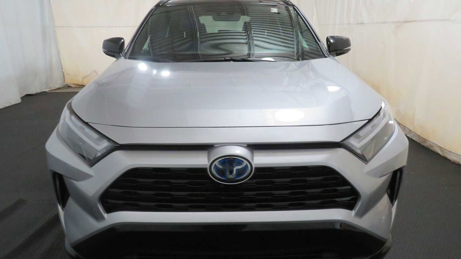 2024 Toyota RAV4 Hybrid XSE photo 2