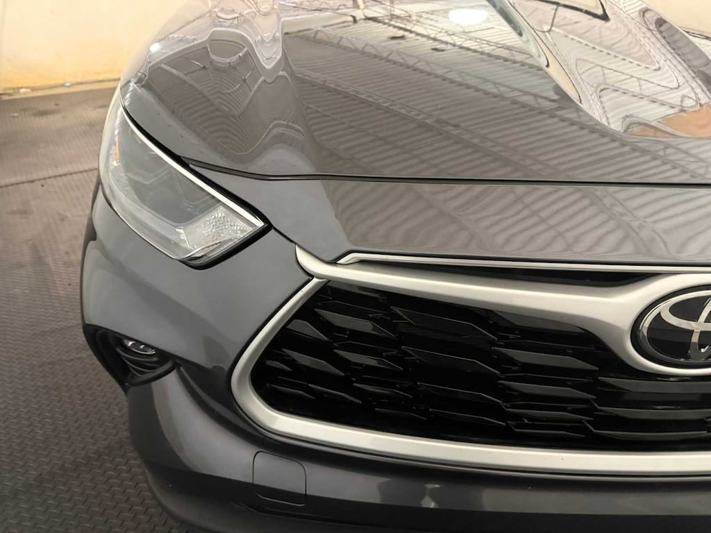 Used 2023 Toyota Highlander XLE SUV