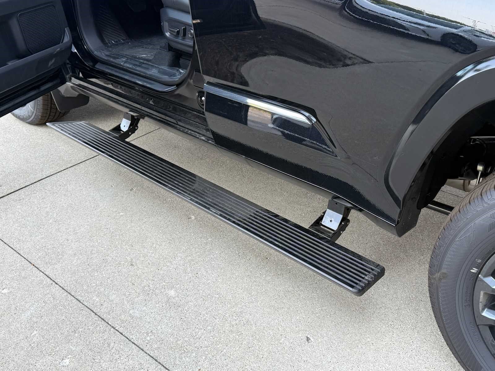 2026 Toyota Sequoia Platinum - Photo 7