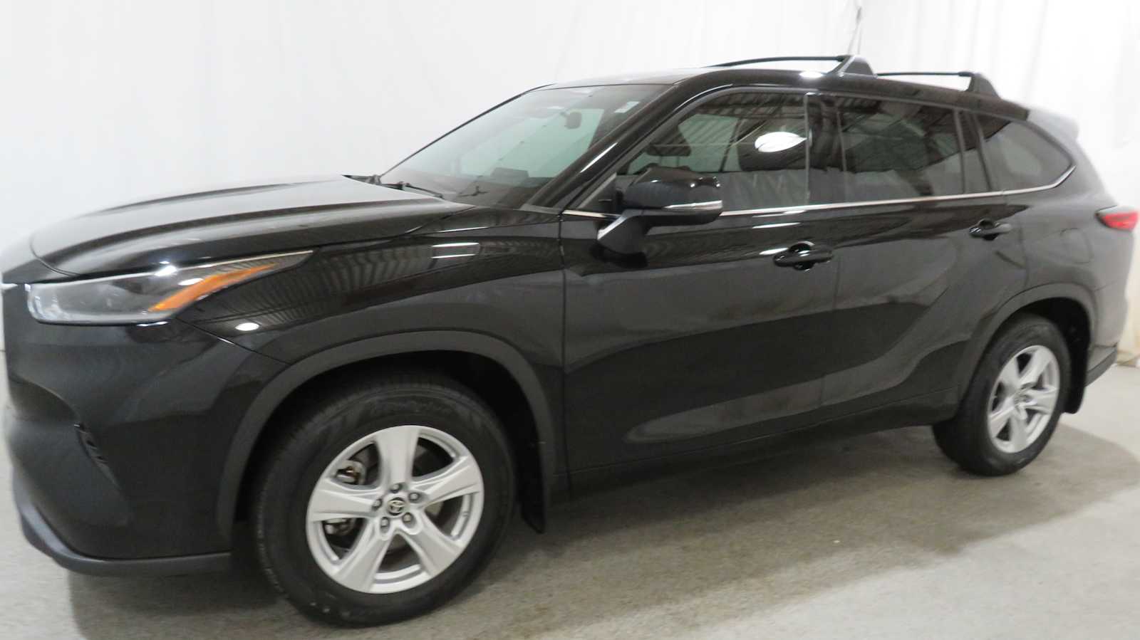 Certified 2021 Toyota Highlander LE with VIN 5TDZZRAH8MS084481 for sale in Brunswick, OH