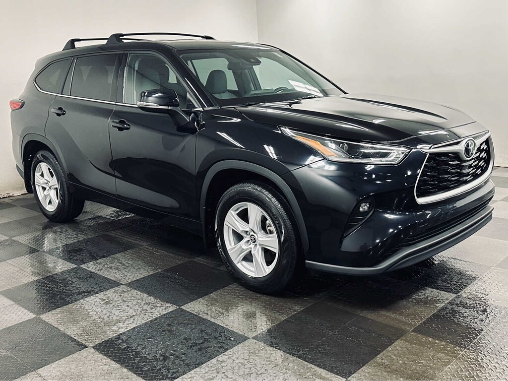 Certified Used 2021 Toyota Highlander LE For Sale in Brunswick OH