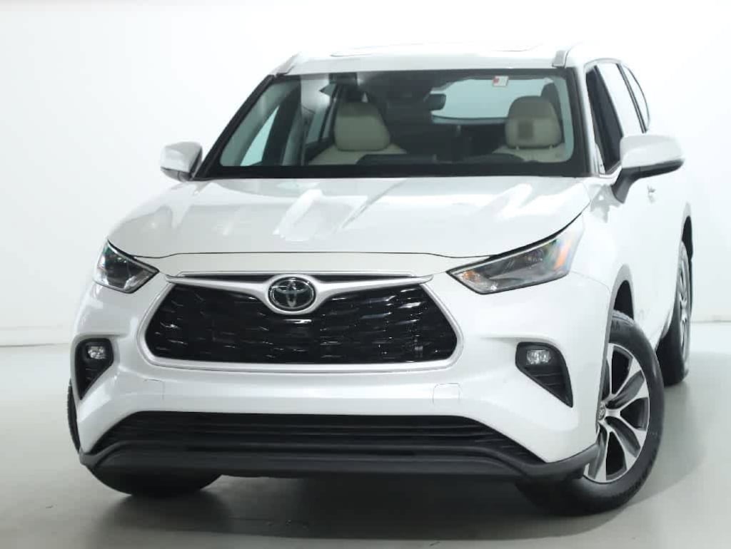 Used 2022 Toyota Highlander XLE SUV