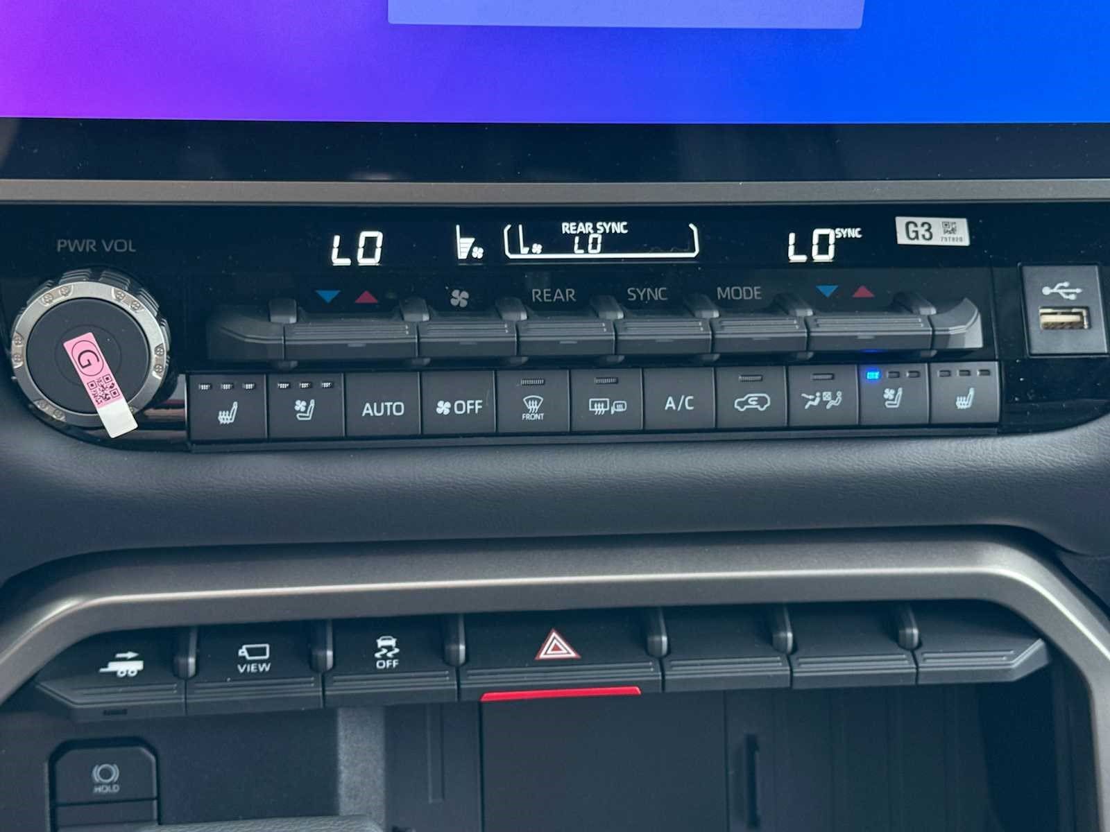 2026 Toyota Sequoia Platinum - Photo 23