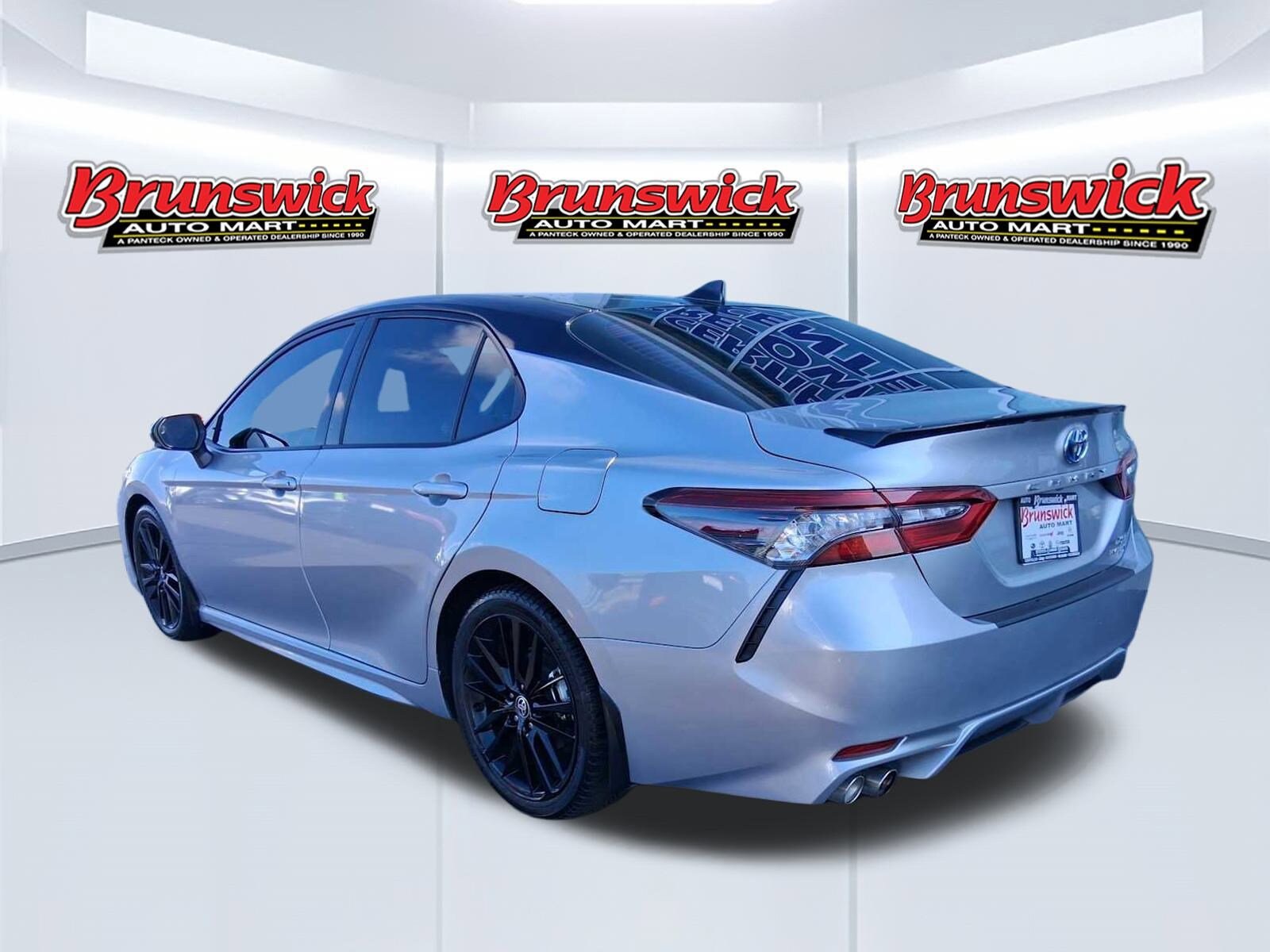 2023 Toyota Camry Hybrid XSE photo 3