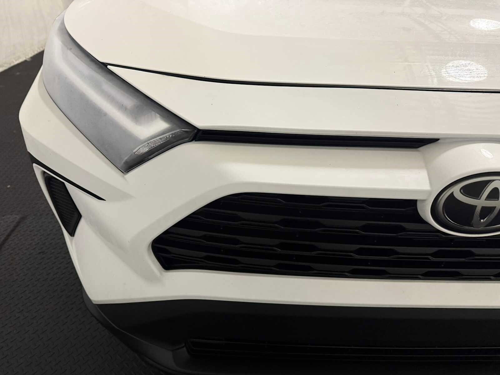 2024 Toyota RAV4 LE photo 4