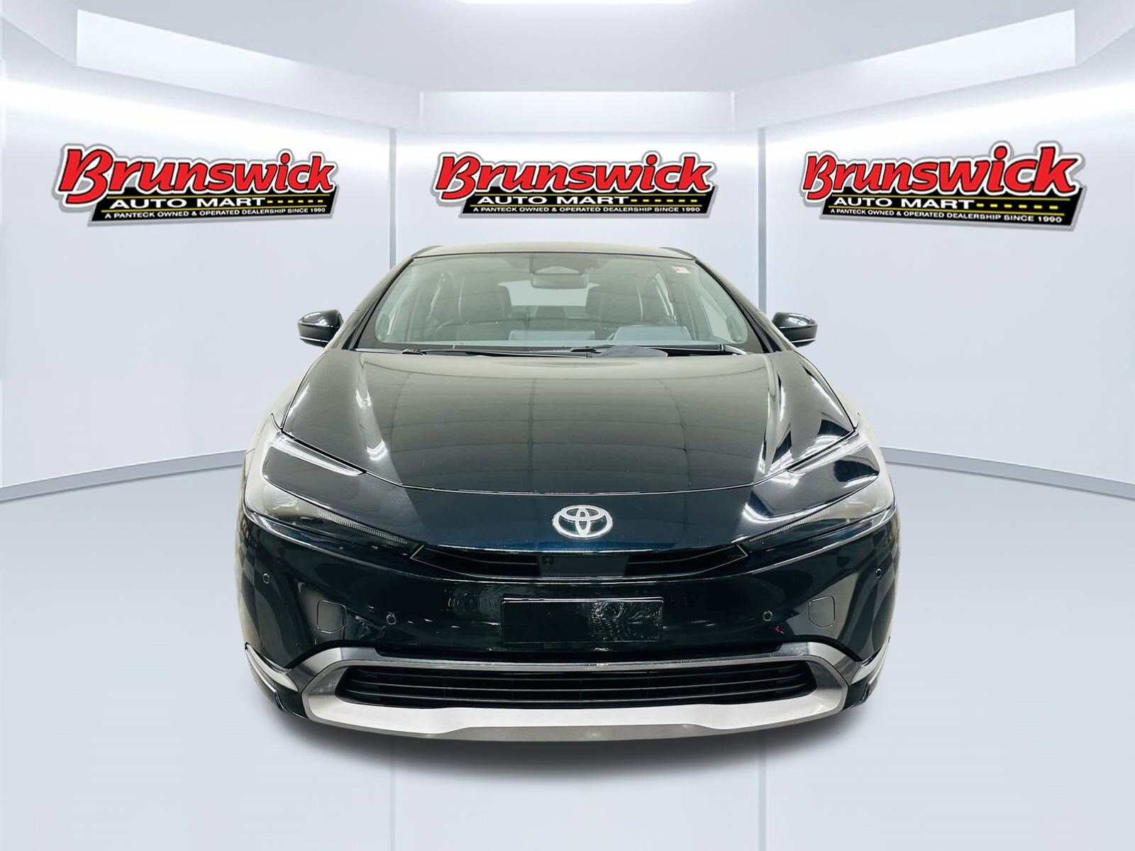 2024 Toyota Prius Limited photo 2