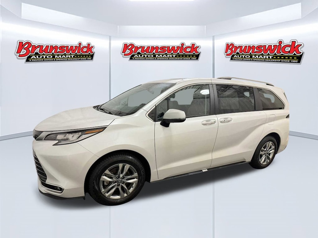 Used 2023 Toyota Sienna Limited 7 Passenger Van Passenger Van