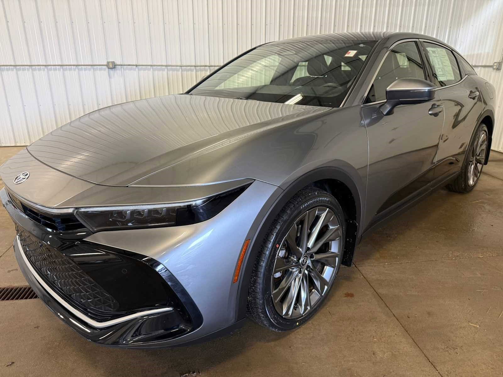 View vehicle photo 6