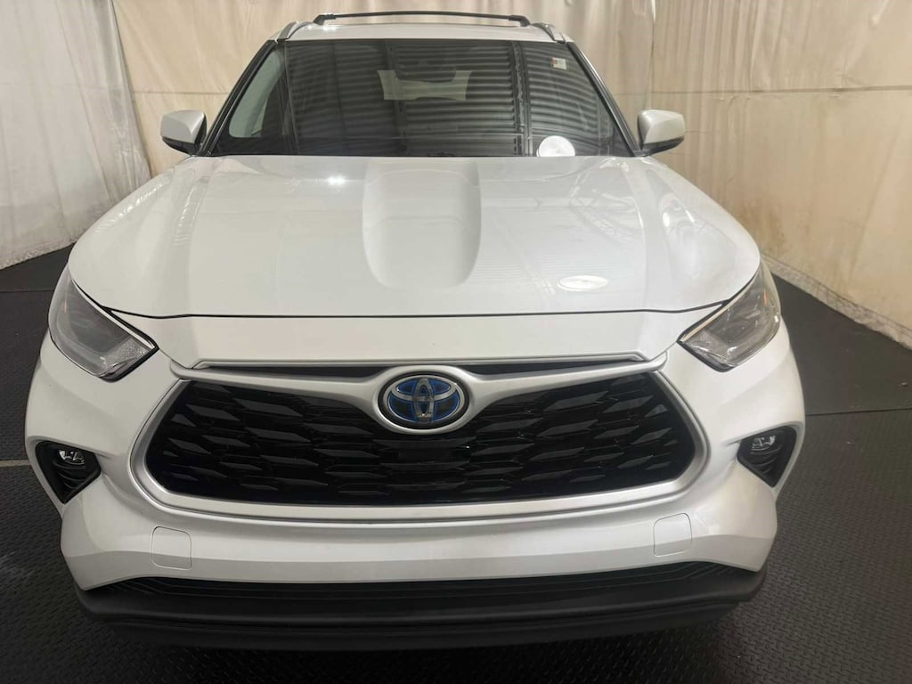 Certified 2022 Toyota Highlander Hybrid XLE SUV