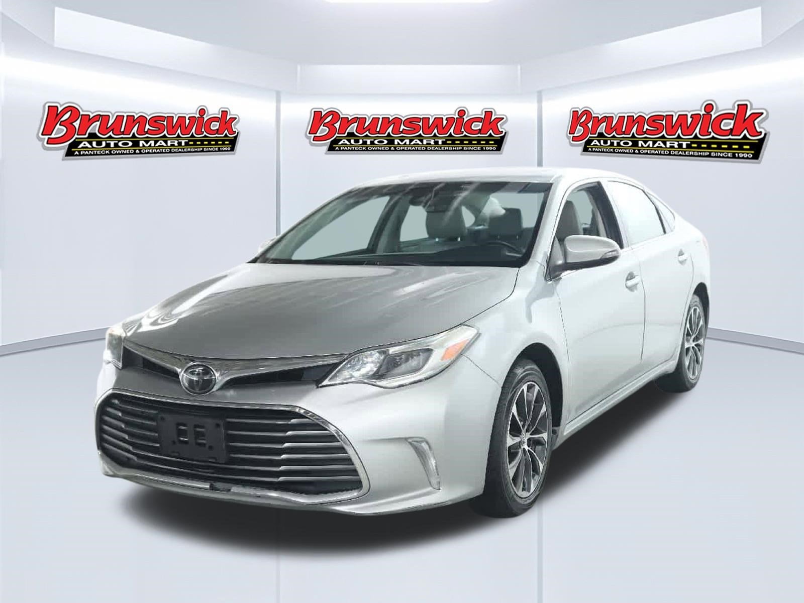 2018 Toyota Avalon XLE Premium's photo