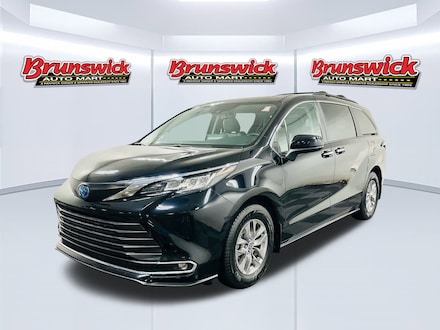 2023 Toyota Sienna XLE 7 Passenger Van Passenger Van