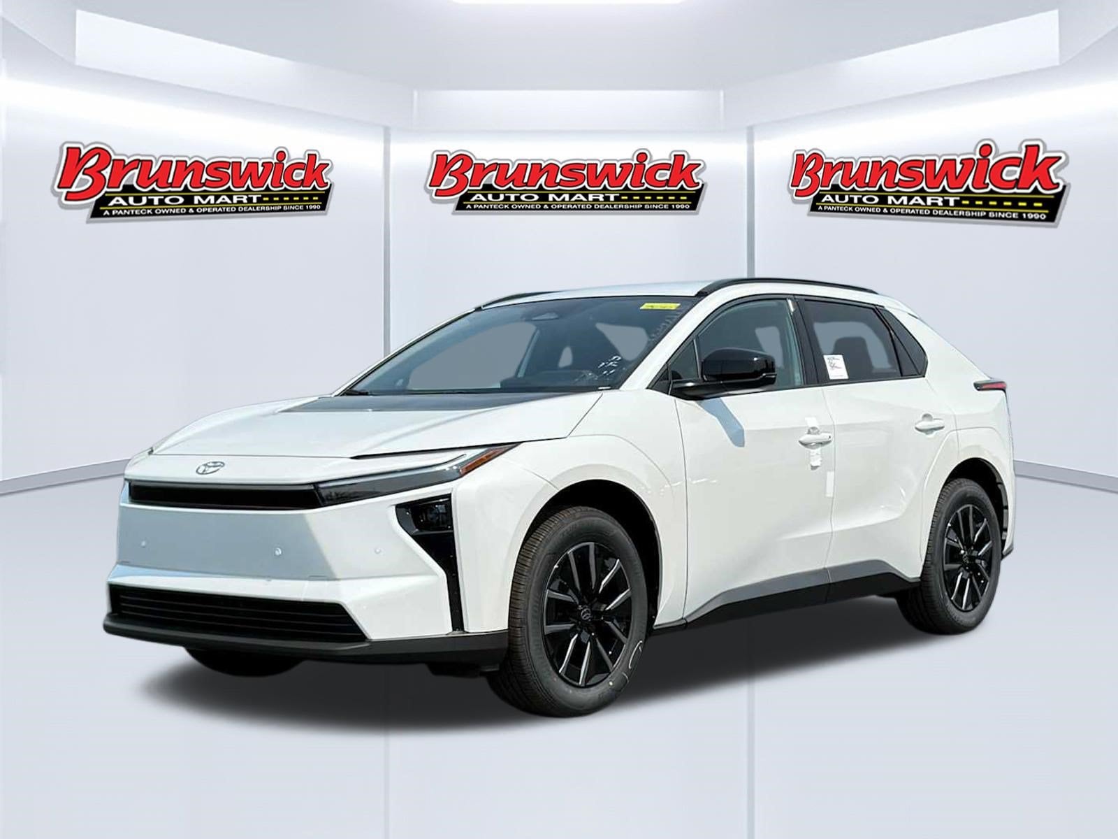 White (Wind Chill Pearl) 2026 Toyota bZ SUV / Crossover Front-Wheel Drive 1-Speed Automatic