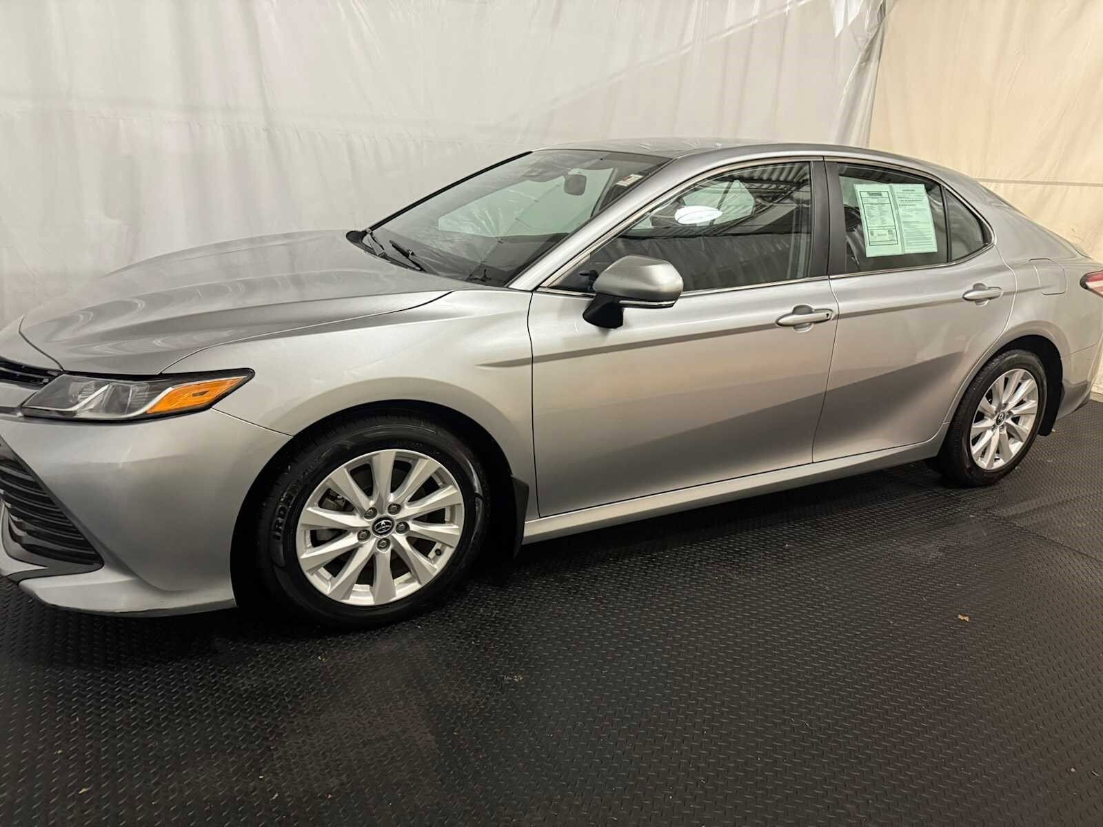 2020 Toyota Camry LE photo 2