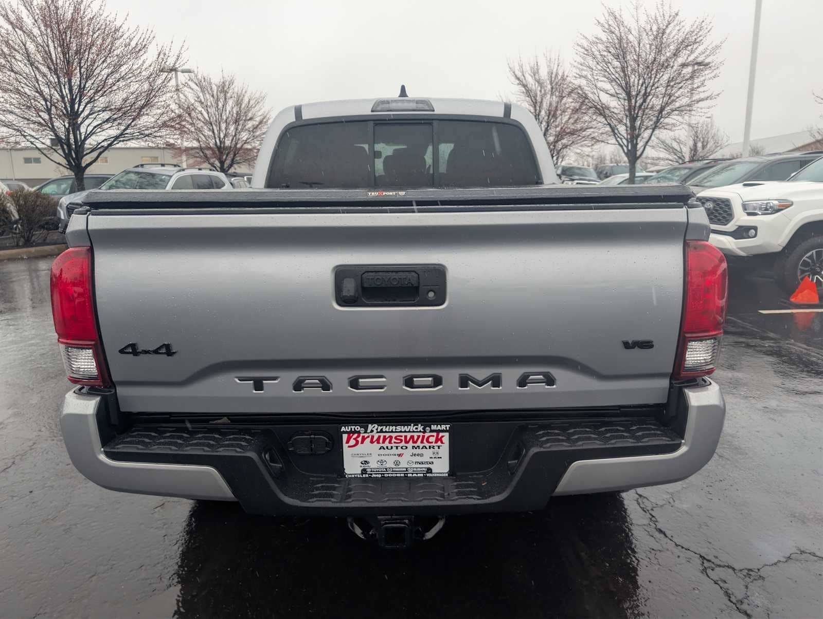 View vehicle photo 6