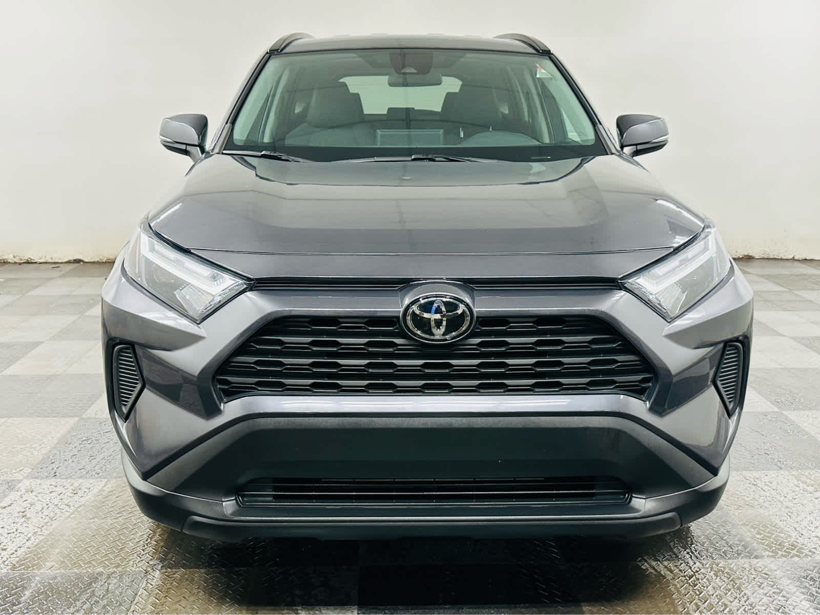 2022 Toyota RAV4 XLE photo 2