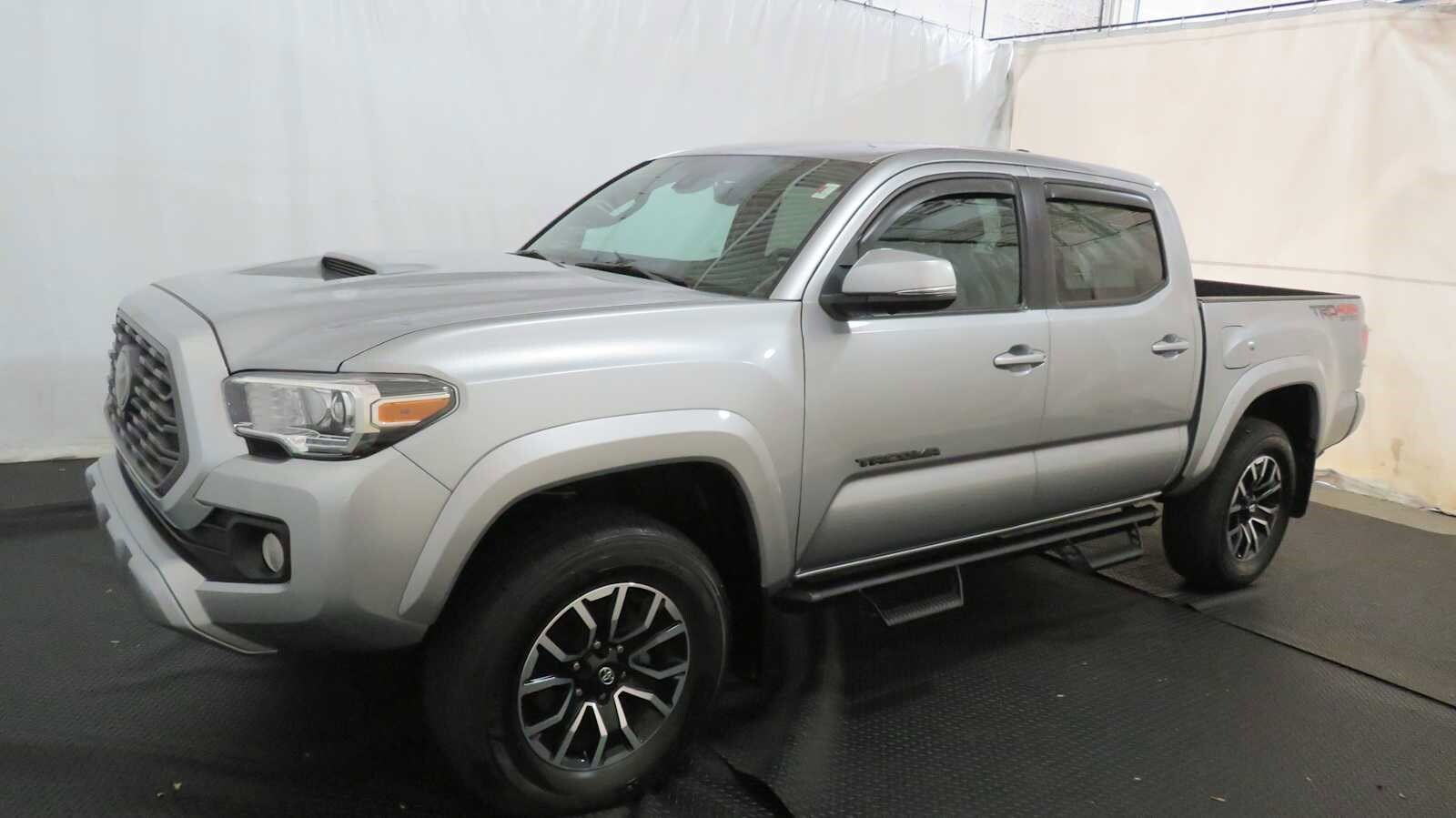 2023 Toyota Tacoma TRD Sport V6 photo 2