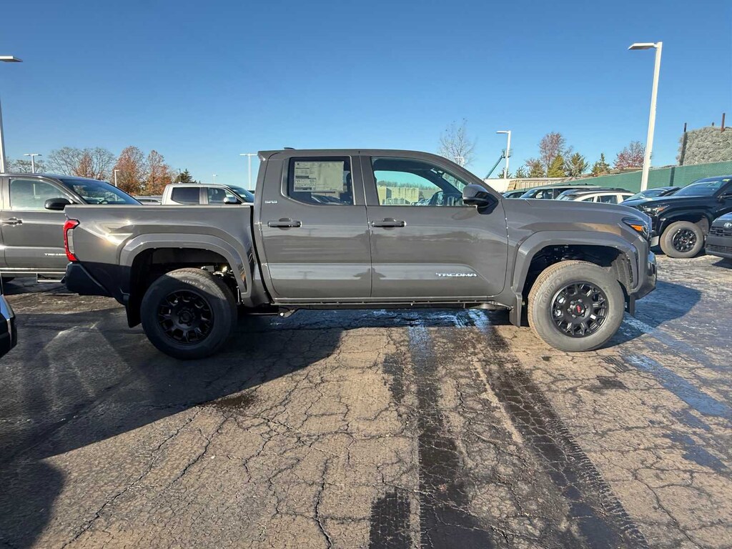 New 2025 Toyota Tacoma SR5 Truck Double Cab