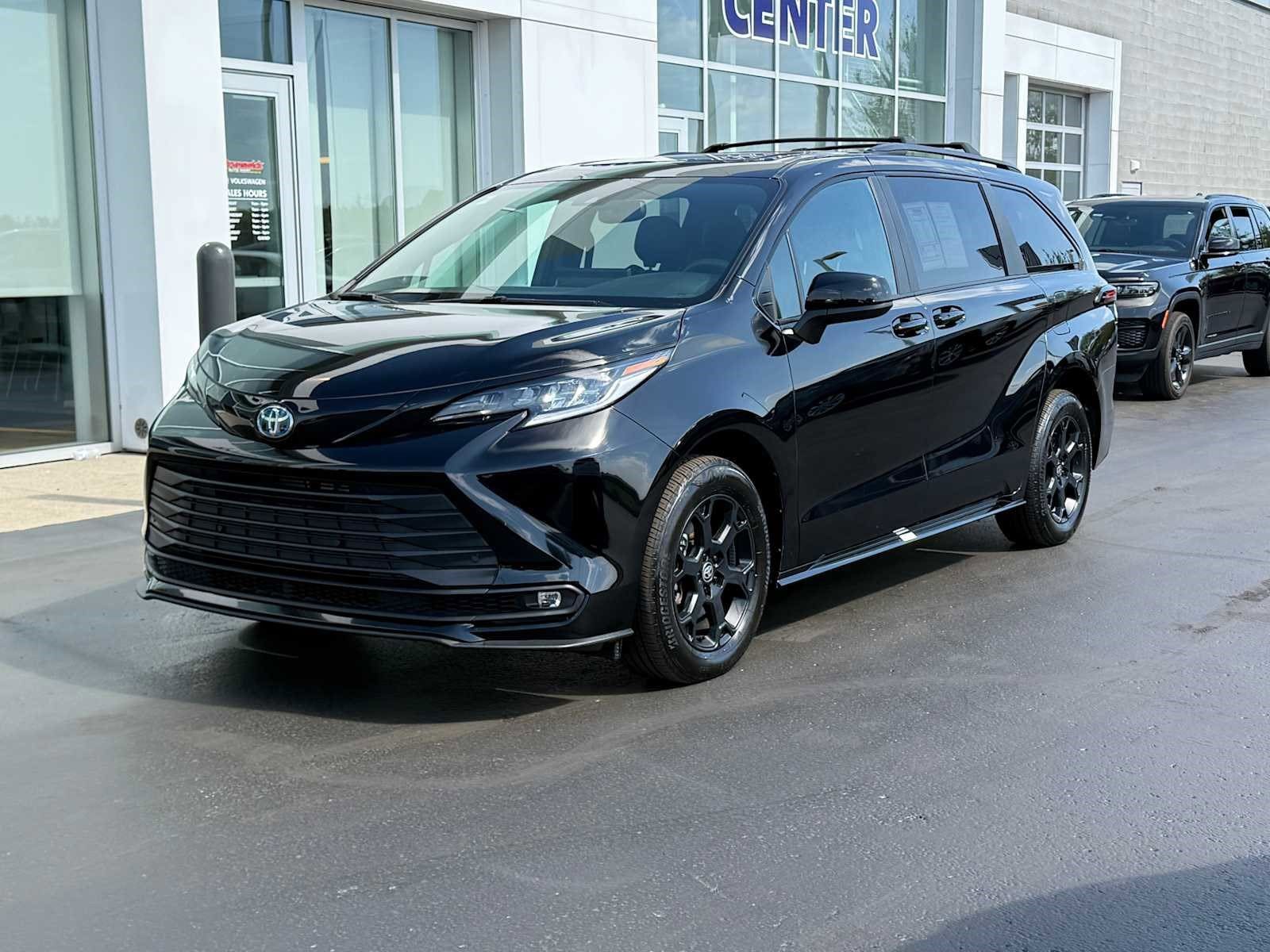 2025 Toyota Sienna Van Passenger Van 