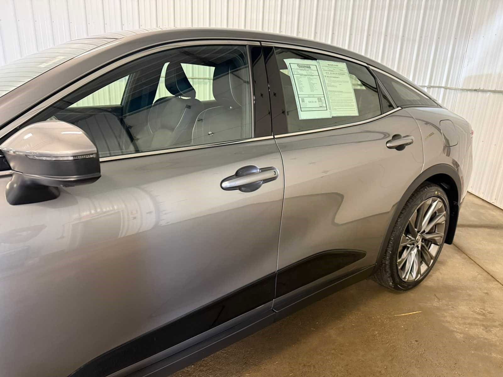 View vehicle photo 7