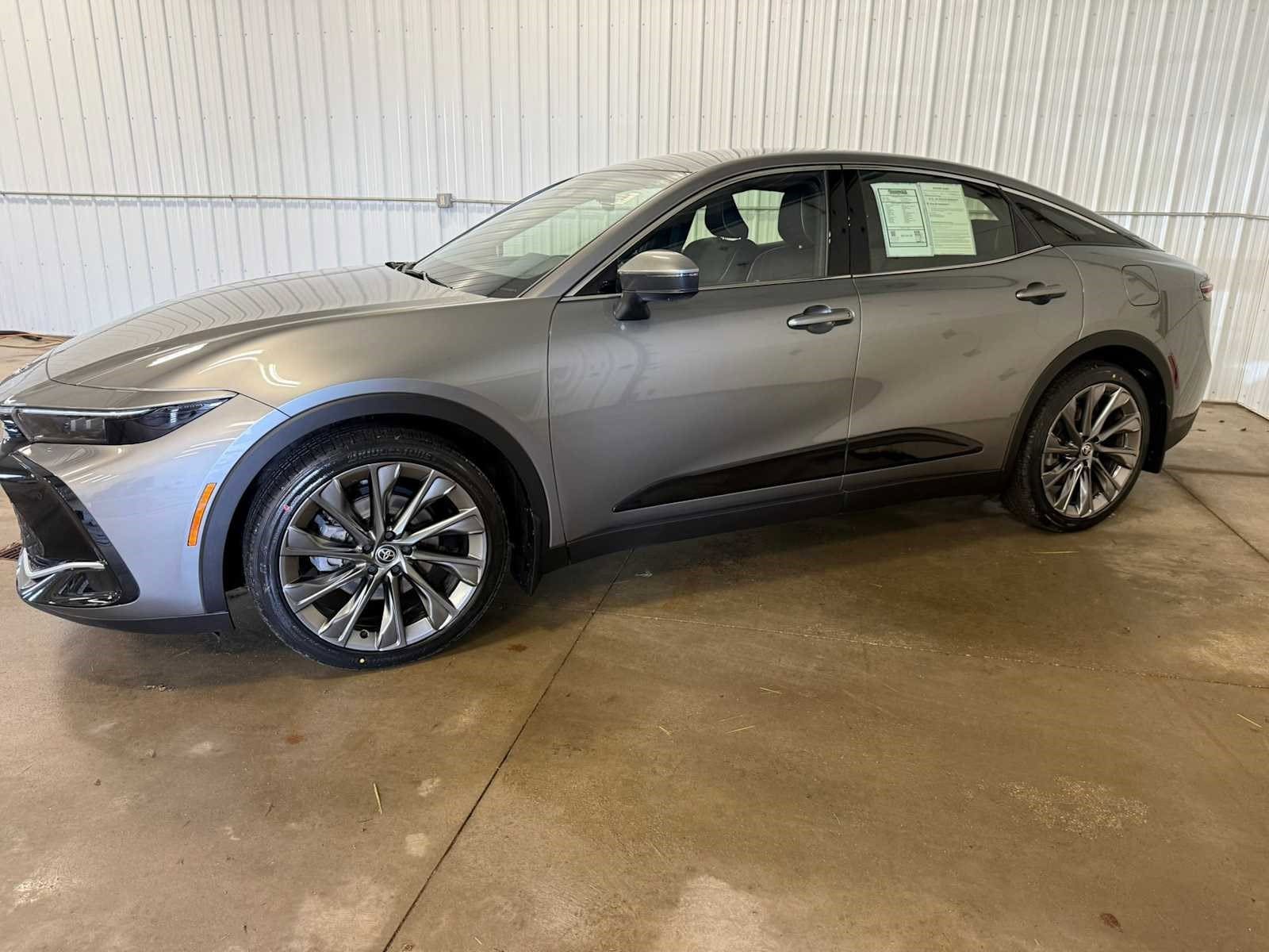 View vehicle photo 2