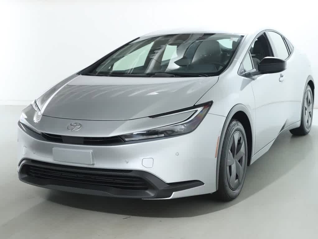 2025 Toyota Prius LE photo 3