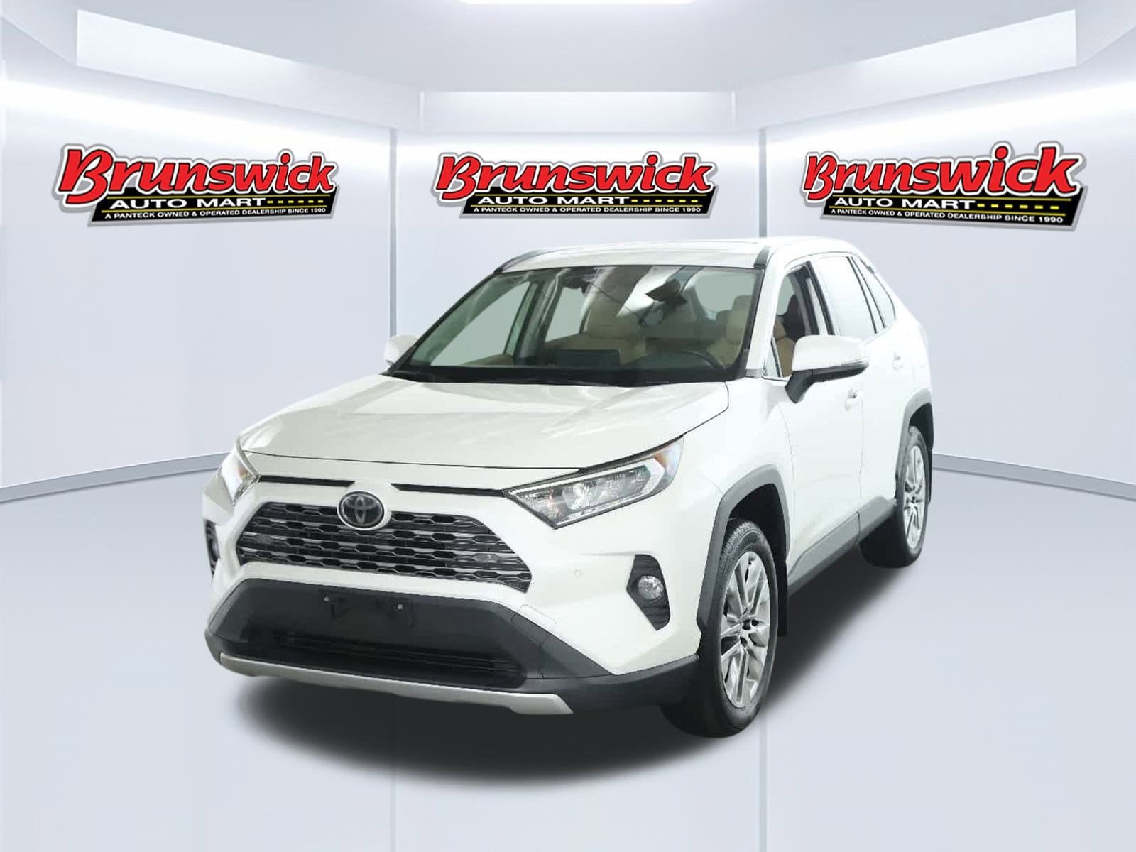 2019 Toyota RAV4 Limited's photo
