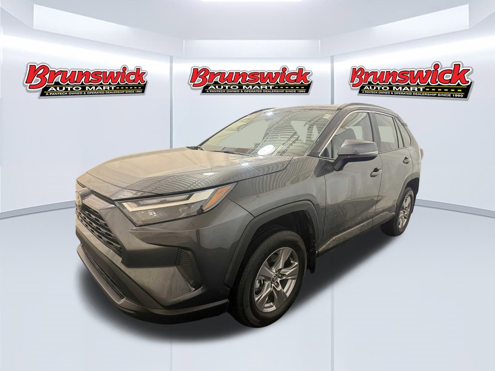 2023 Toyota RAV4 XLE's photo