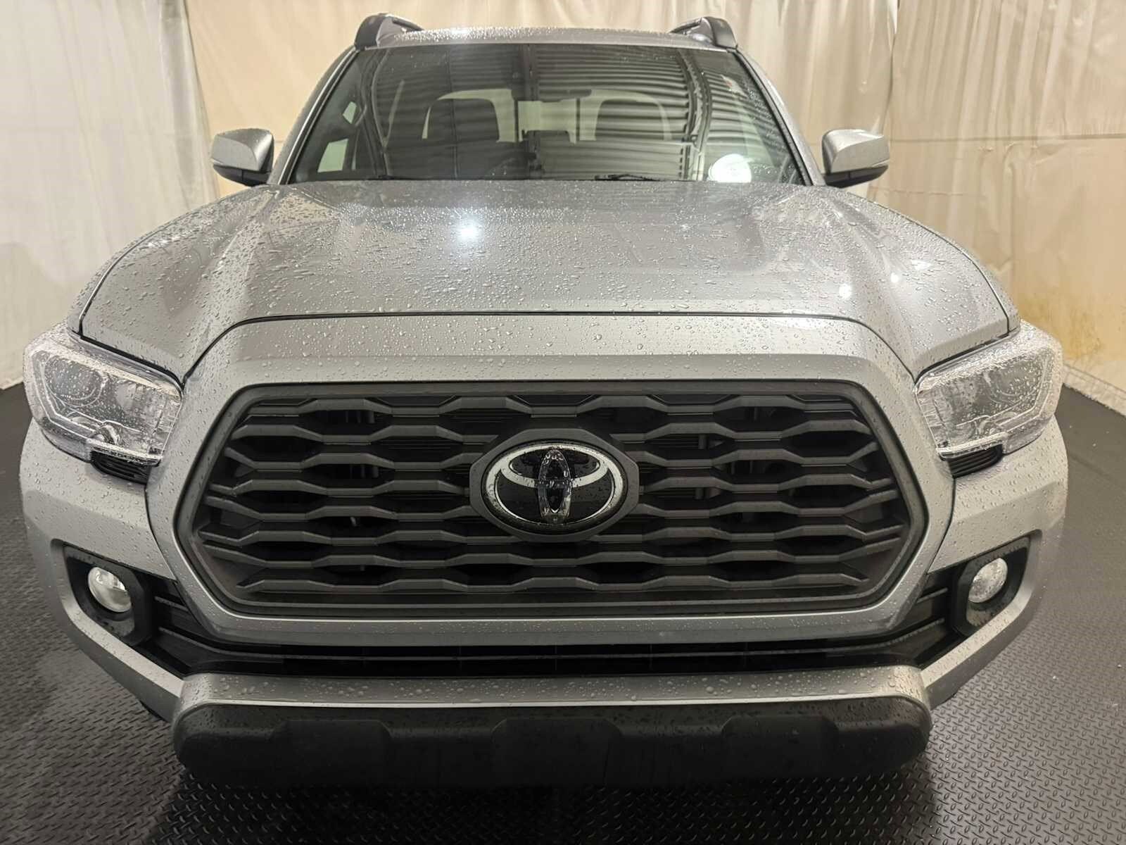 2022 Toyota Tacoma TRD V6 photo 3