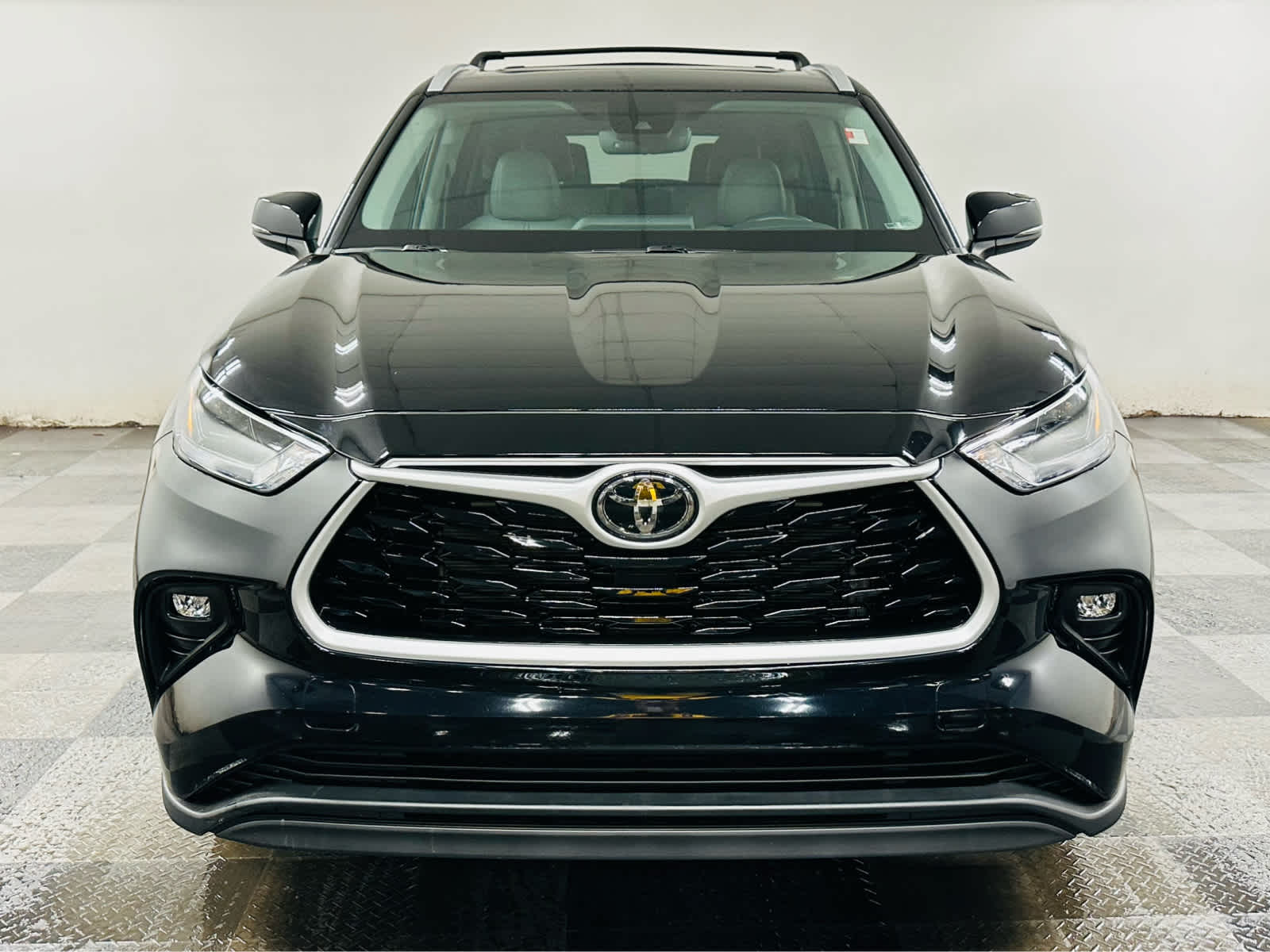 2022 Toyota Highlander XLE photo 2