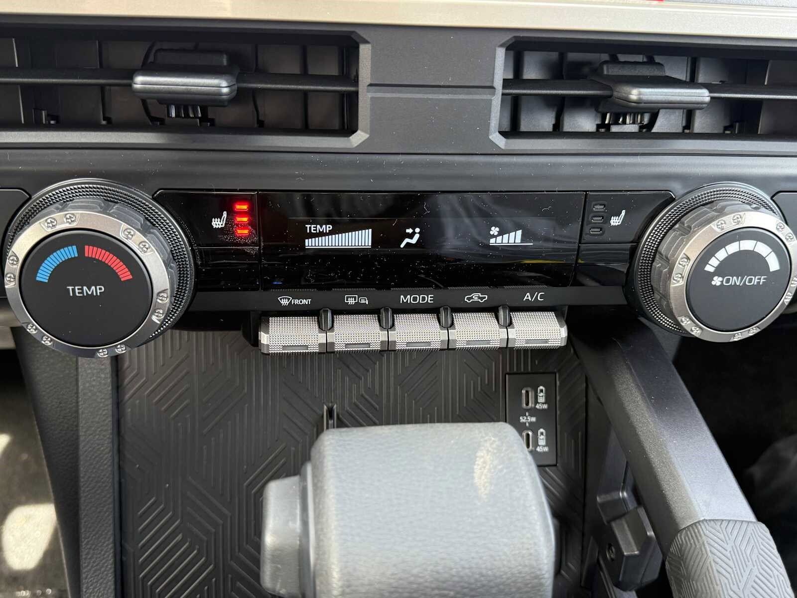 2026 Toyota Tacoma SR5 - Photo 11