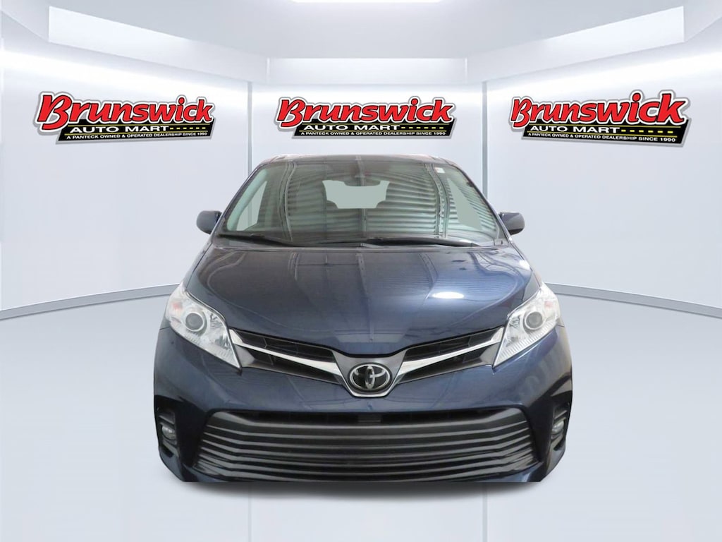 Certified 2020 Toyota Sienna XLE 7 Passenger Van