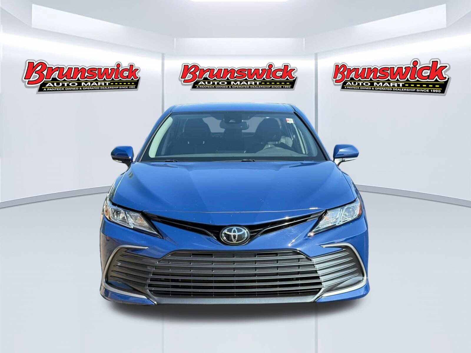 2023 Toyota Camry LE photo 2