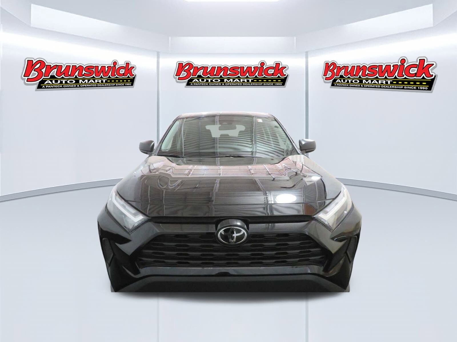 2023 Toyota RAV4 LE photo 3