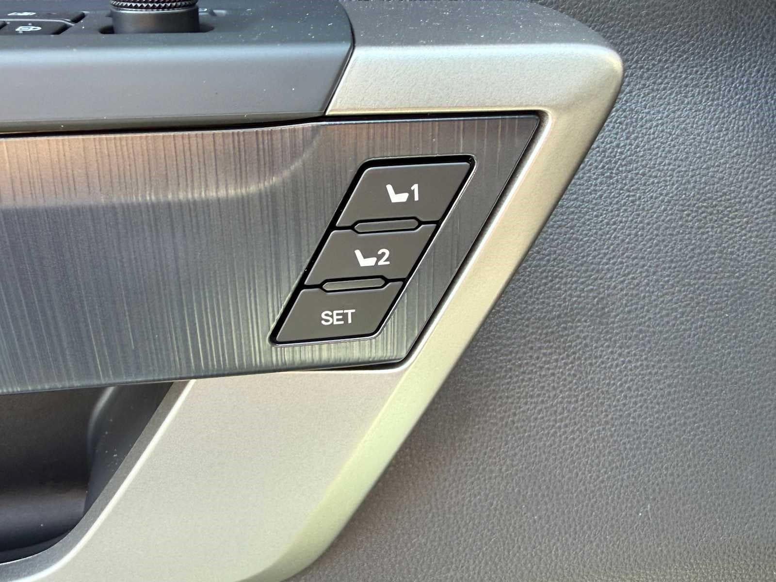 2026 Toyota Tundra Platinum - Photo 9