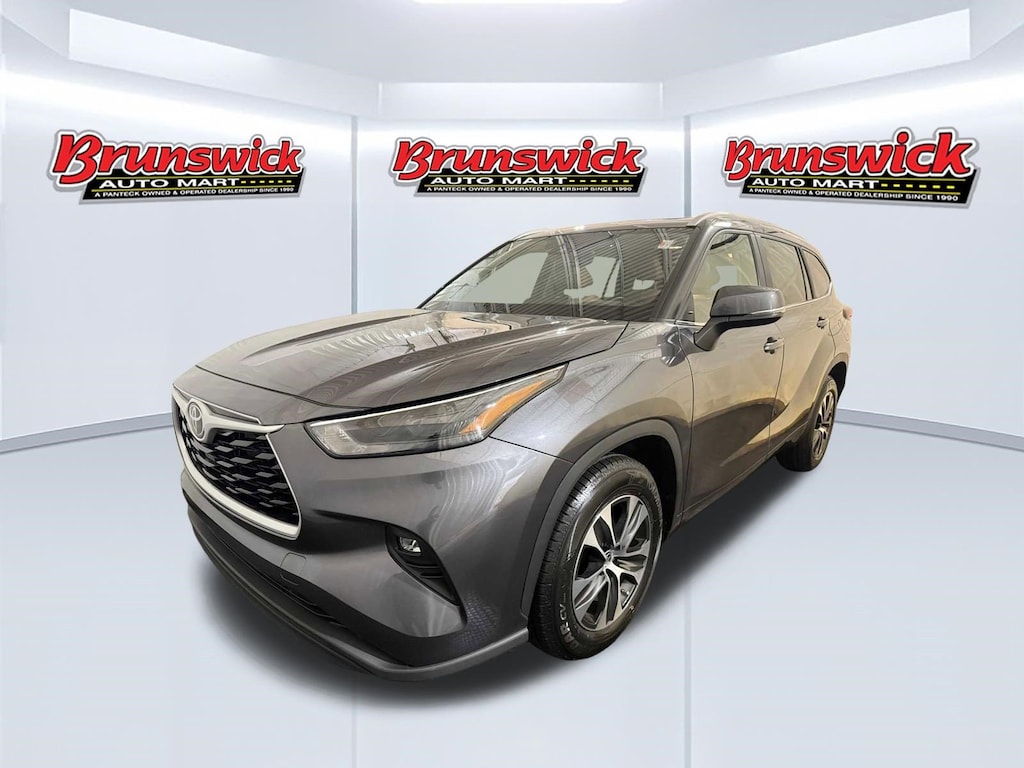 Used 2023 Toyota Highlander XLE SUV