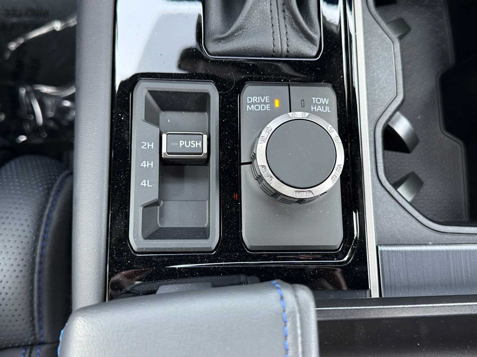 2026 Toyota Sequoia Platinum - Photo 28
