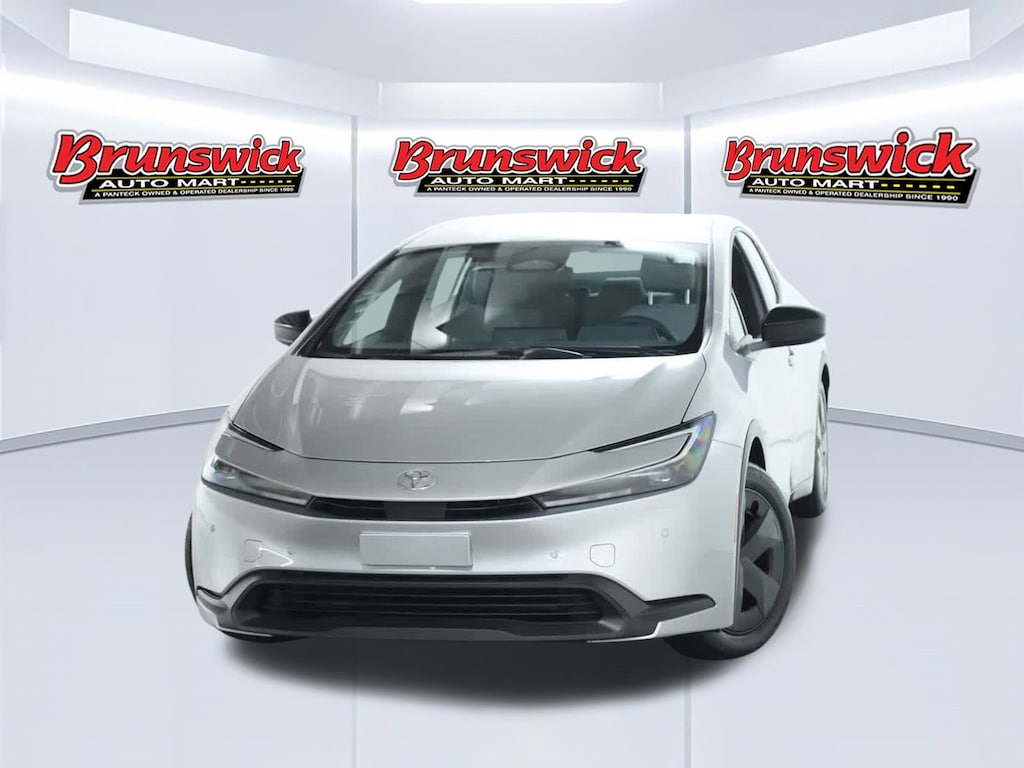 Used 2025 Toyota Prius LE Hatchback